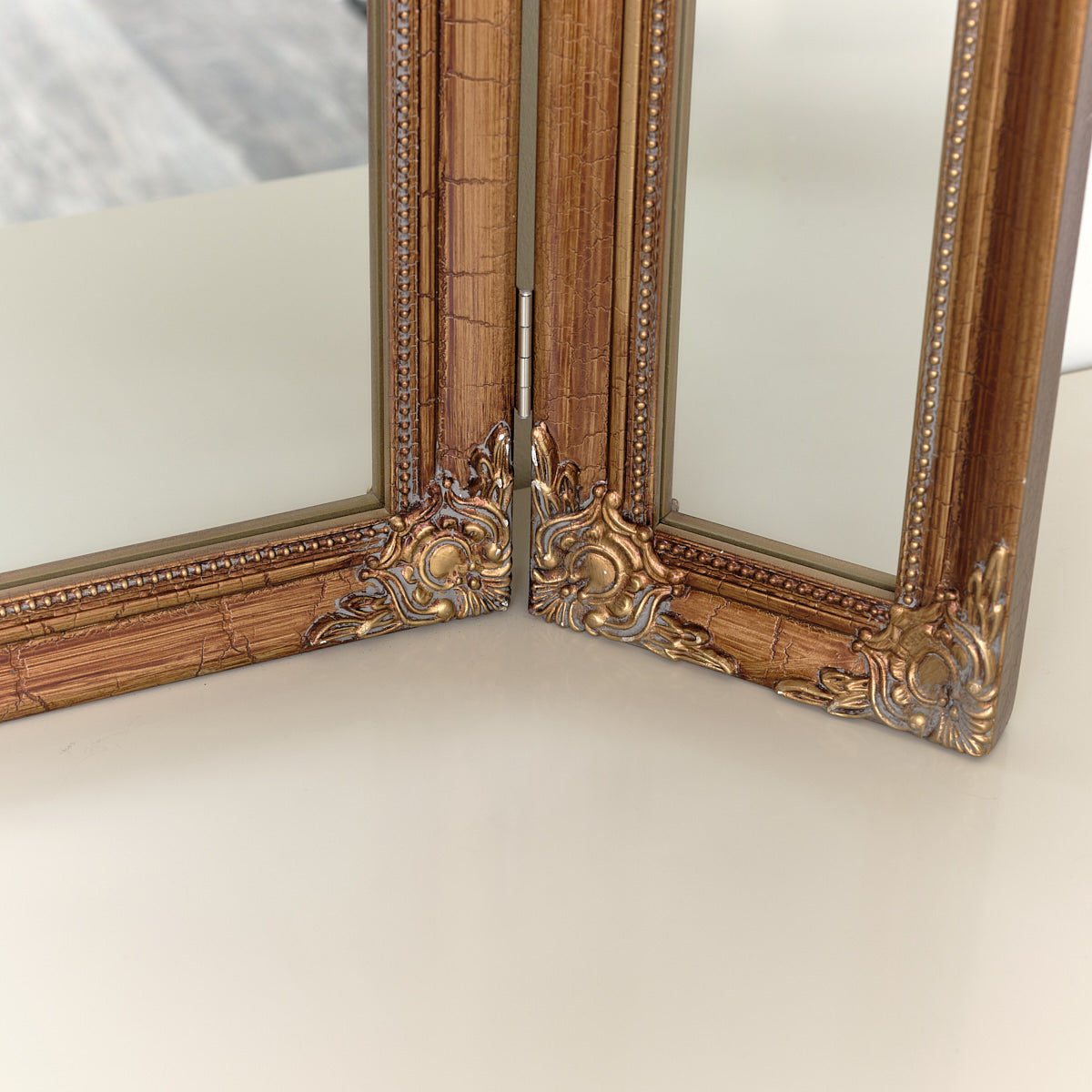 Gold table store mirror vintage