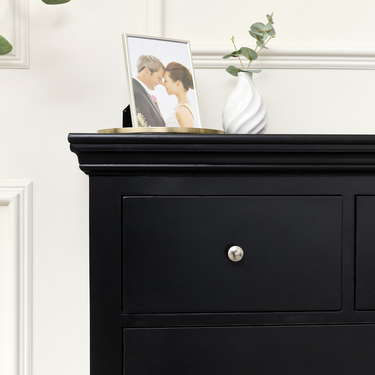 Black 5 online drawer chest dresser