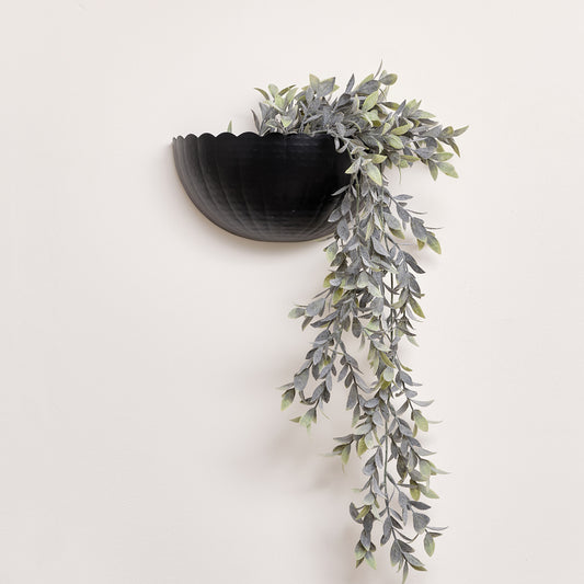  Black Scalloped Wall Planter 