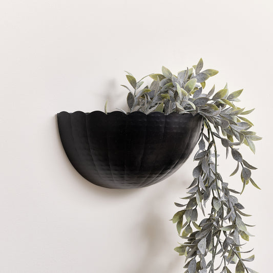  Black Scalloped Wall Planter 