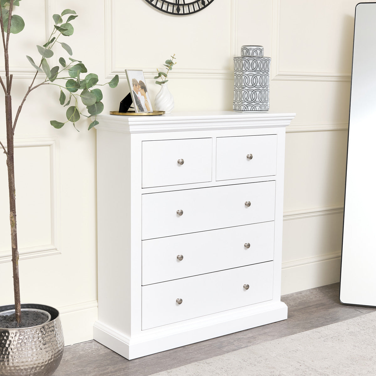 Chest of drawers at store the range